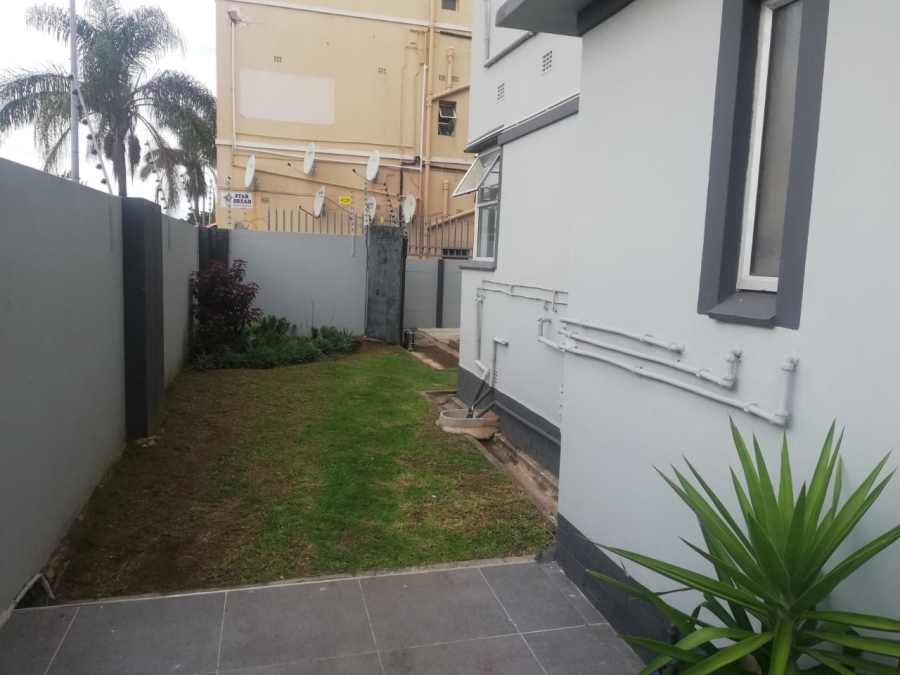 To Let 1 Bedroom Property for Rent in Southernwood Eastern Cape